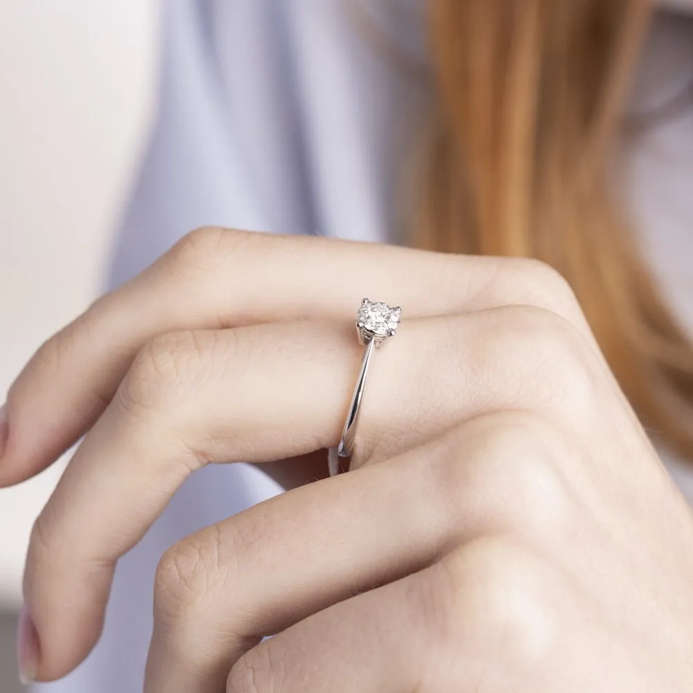 Anello Solitario Davite&Delucchi in Oro Bianco con Diamanti – AA0311630S