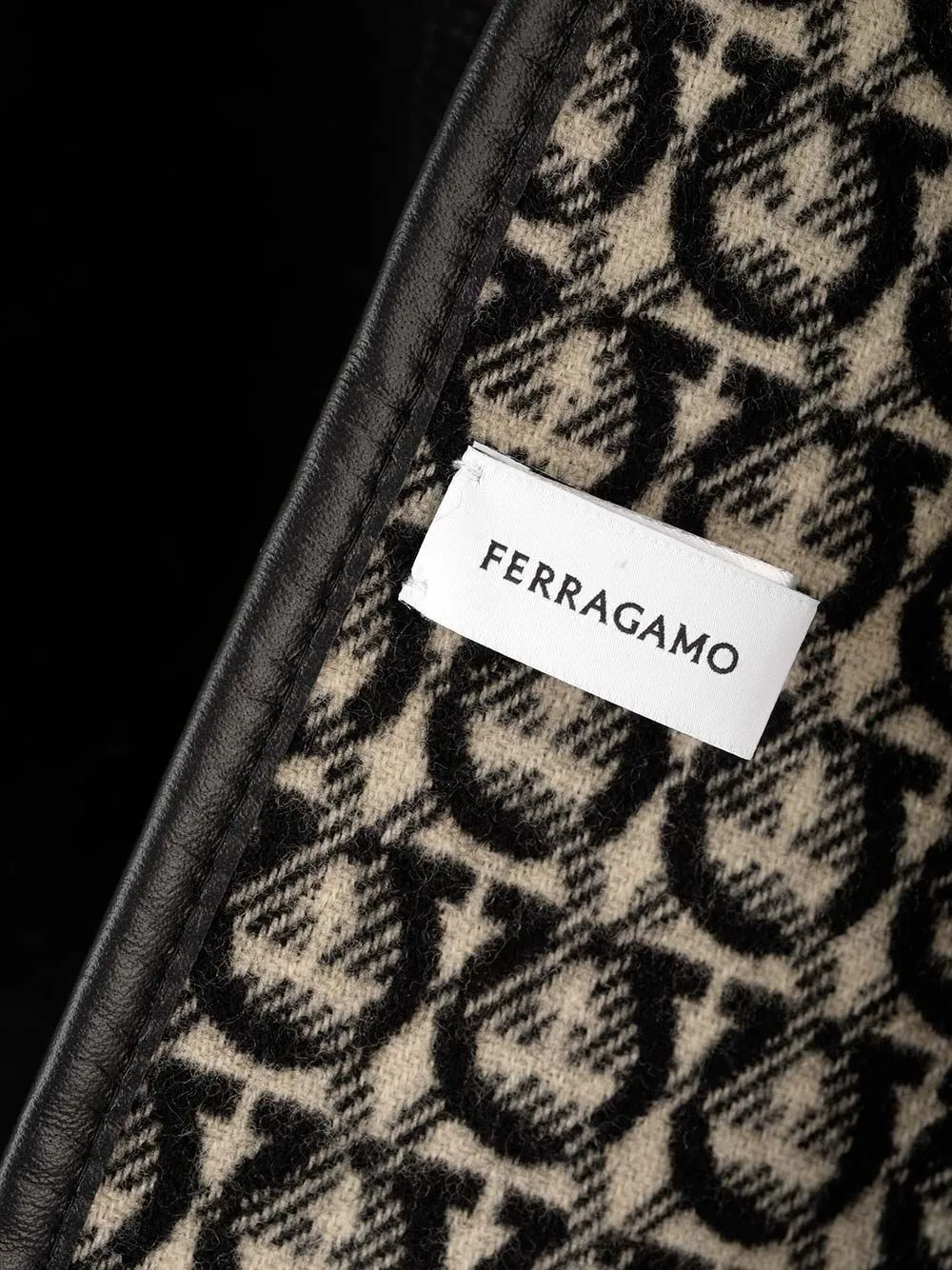   Ferragamo  Mantella in lana 